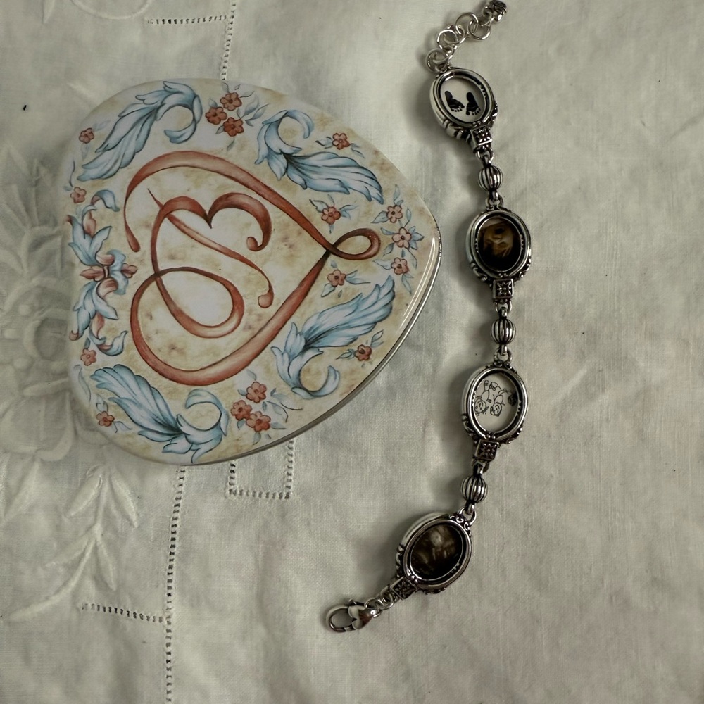 Brighton signed Memory Lane oval photo frame silver jewelry bracelet NWOT
